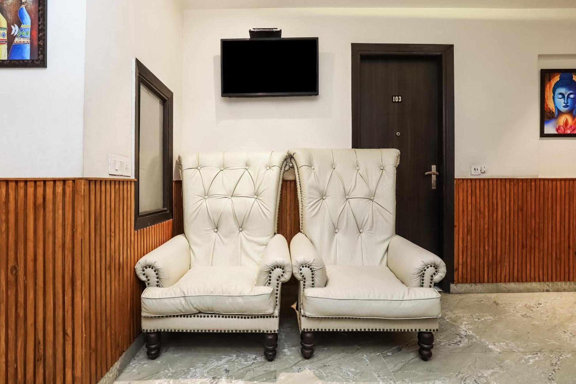 OYO 28373 Hotel Shri Sai Delhi  Buitenkant foto