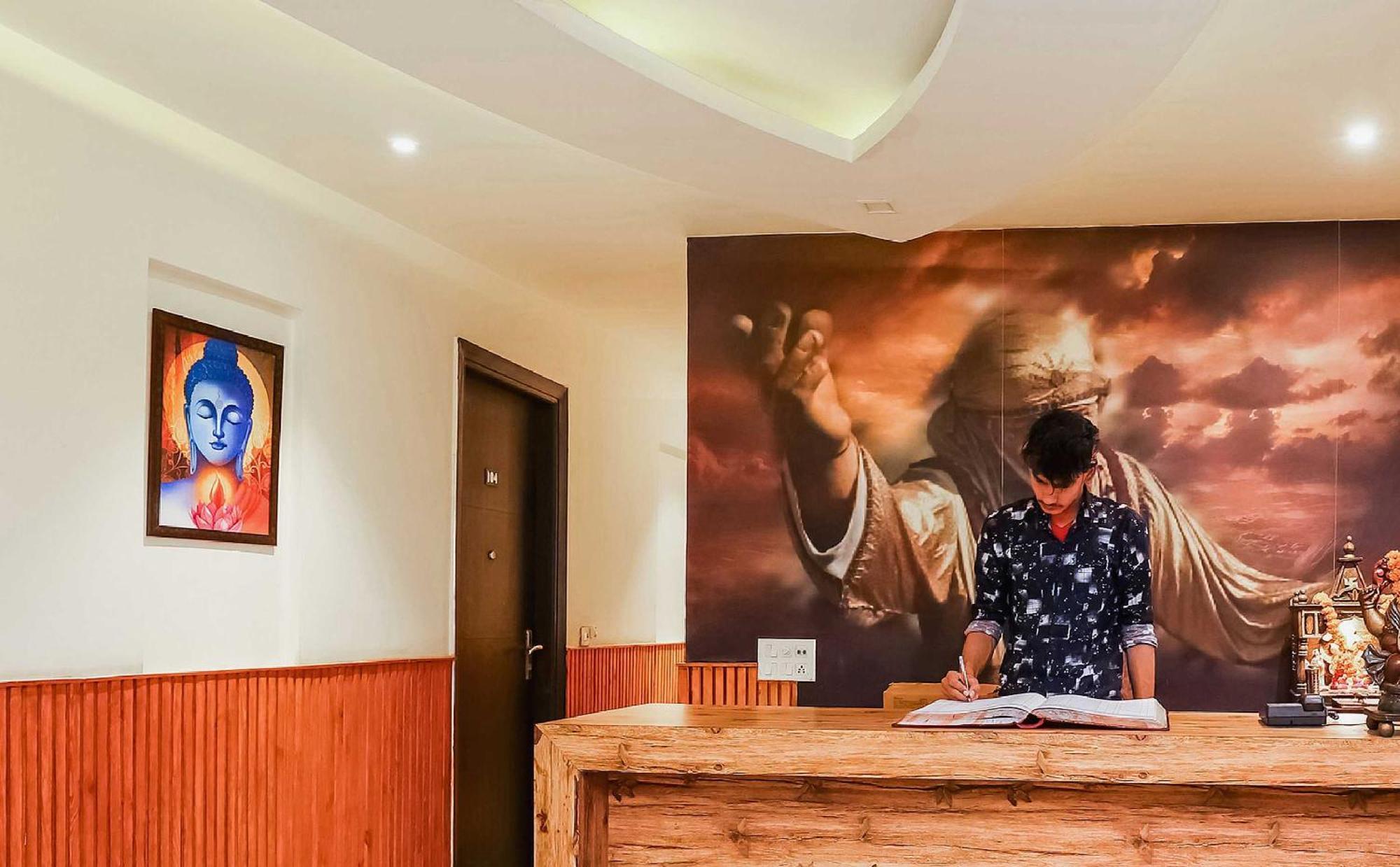 OYO 28373 Hotel Shri Sai Delhi  Buitenkant foto