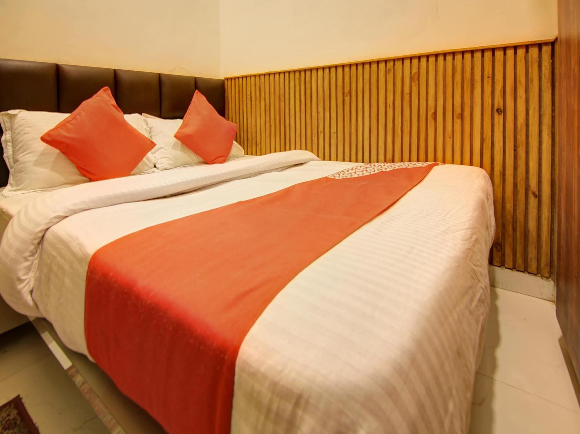 OYO 28373 Hotel Shri Sai Delhi  Buitenkant foto